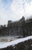 SX02106-02107 Snowy Wewelsburg Castle from bridge over Alme river.jpg